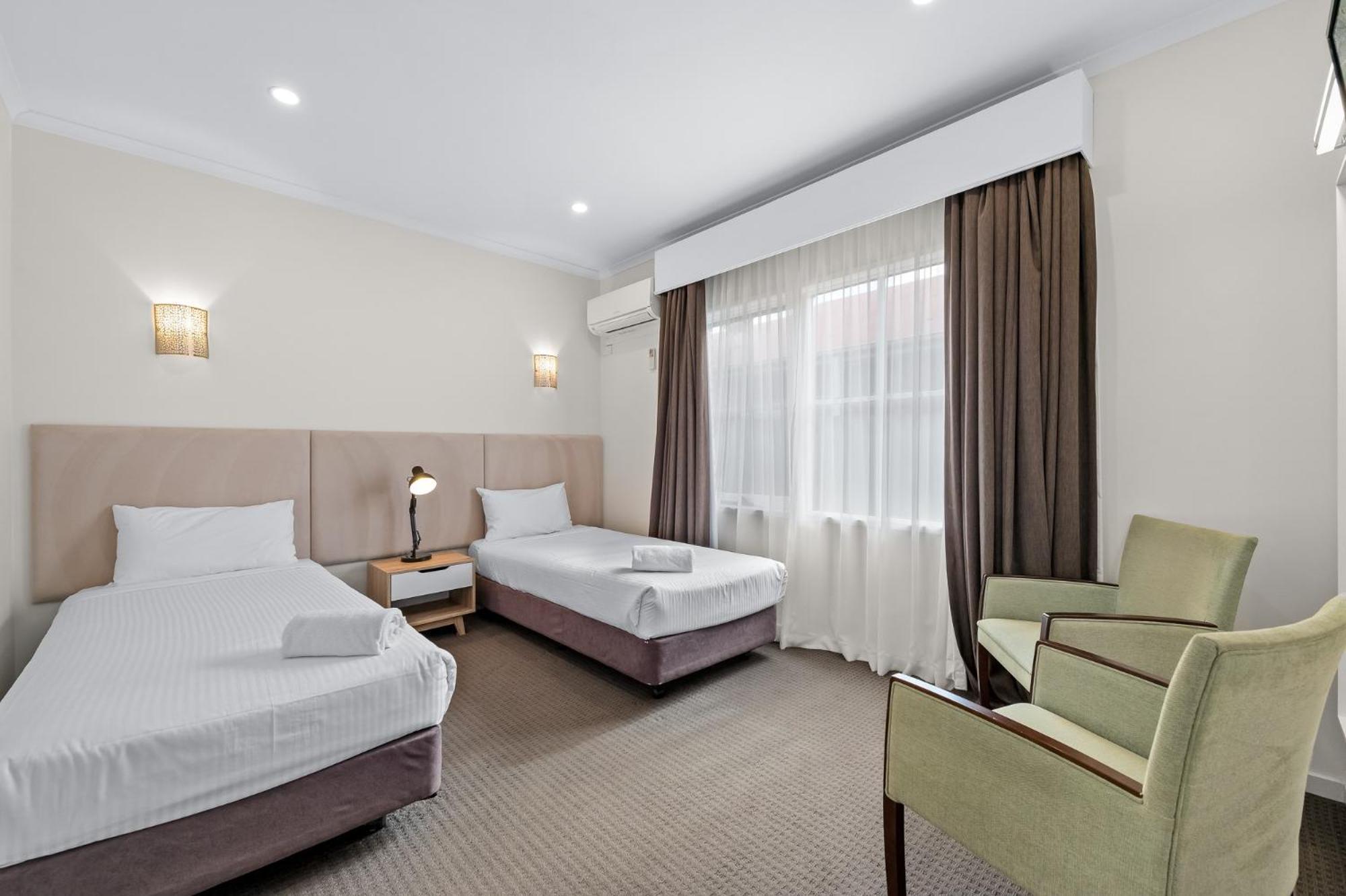 Rowville International Hotel Exteriör bild